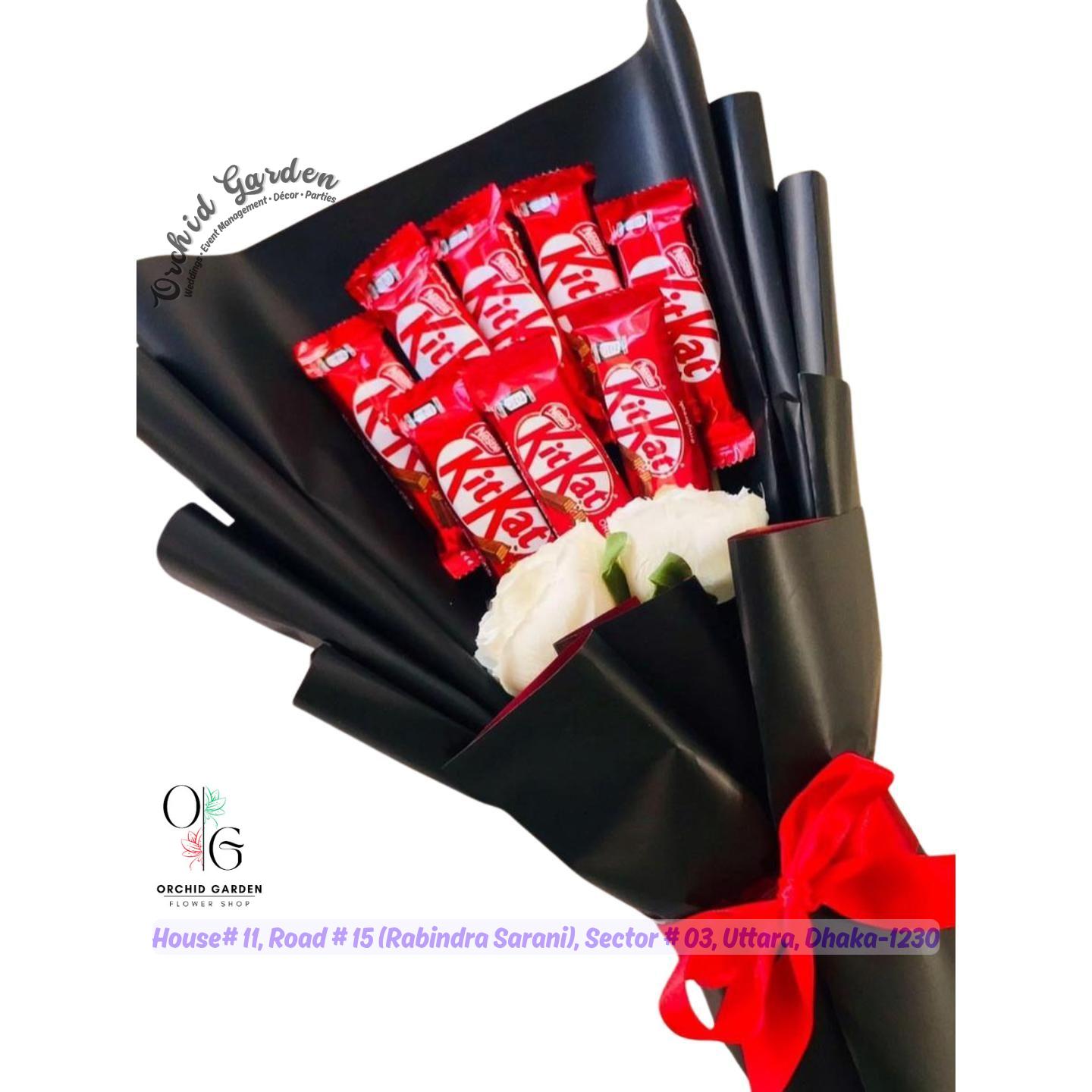 673ed1d5c48ef4dd36549fec.jpg Elegant KitKat & Rose 1 Bouquet - Image 1